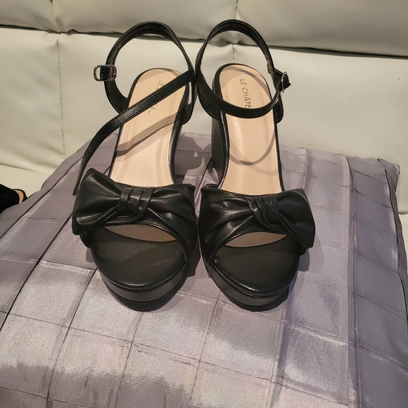 Brand New Le Chateau Bow Wedge Heel. SZ 38 - Picture 3 of 4